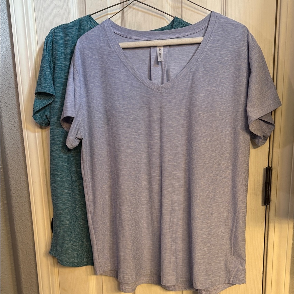 Two Casual V-Neck XL Women’s Top - Light Lavender and Green